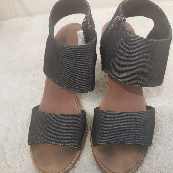 TOMS size 11 denim Majorca cutout sandals - Picture 4 of 10
